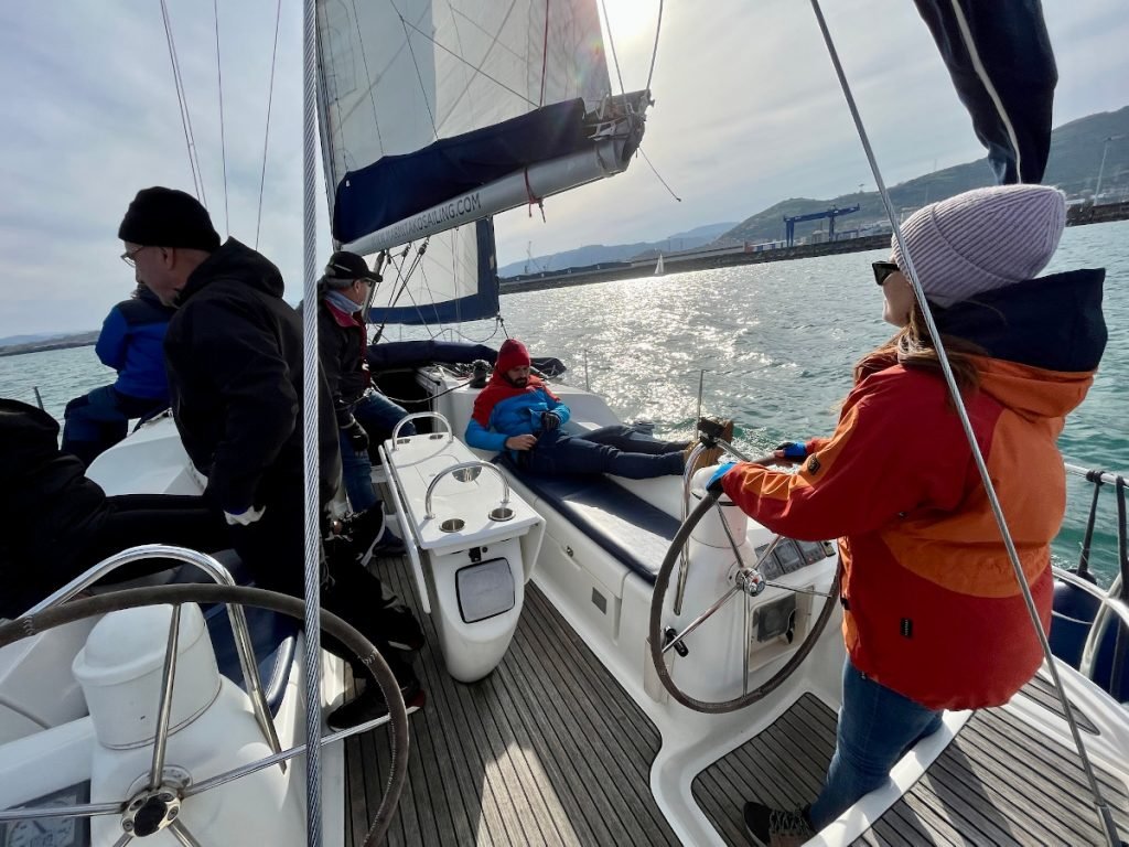 aprender a navegar iniciacion a la vela de crucero